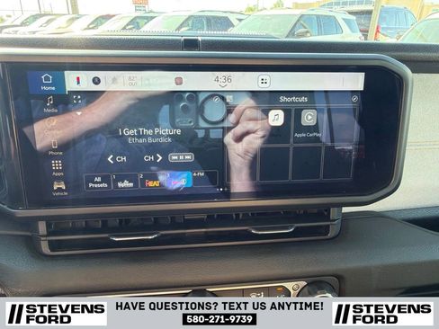 Used 2025 Jeep Gladiator Sport AWD/4WD image 28