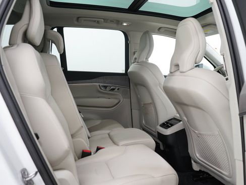 Used 2023 Volvo XC90 B6 Plus w/ Protection Package Premier AWD/4WD image 13
