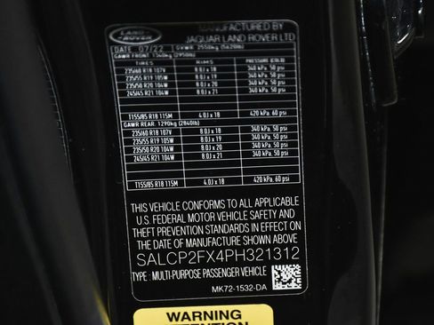 Used 2023 Land Rover Discovery Sport SE image 19