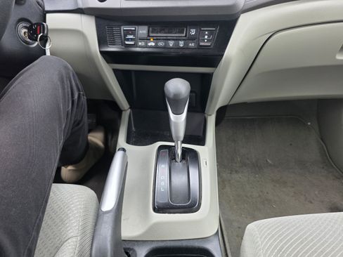 Used 2012 Honda Civic Hybrid Sedan image 11