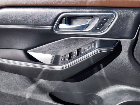 Used 2021 Nissan Rogue SL w/ Premium Package image 7