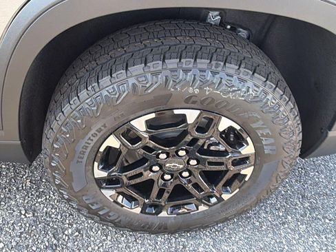 New 2027 Chevrolet Traverse Z71 w/ Driver Confidence Package AWD/4WD image 12