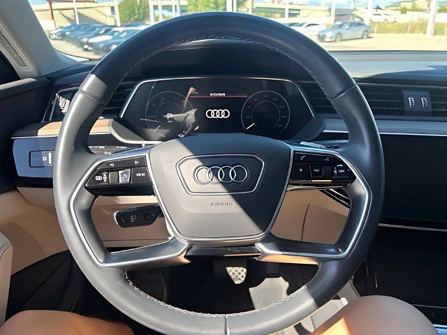 Used 2024 Audi Q8 e-tron Premium Plus AWD/4WD image 22