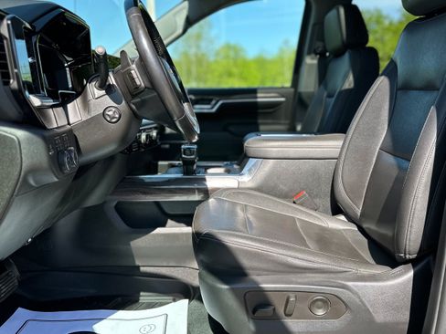 Used 2022 Chevrolet Silverado 1500 LTZ w/ LTZ Premium Package AWD/4WD image 13