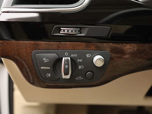 Used 2018 Audi Q7 3.0T Prestige w/ Prestige Package image 19