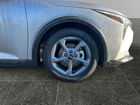 Used 2025 Kia K4 LXS image 9