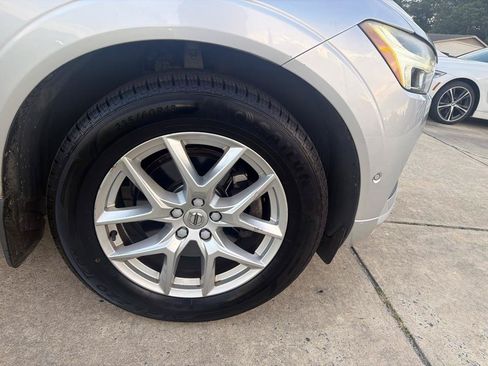 Used 2018 Volvo XC60 T5 Momentum w/ Vision Package AWD/4WD image 37