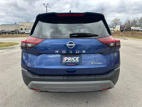 Used 2023 Nissan Rogue SV image 4