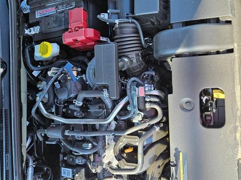 Used 2025 Nissan Sentra SR w/ Trunk Package FWD image 18