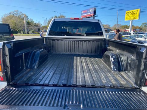 Used 2005 GMC Sierra 2500 SLE w/ Heavy-Duty Power Package AWD/4WD image 4