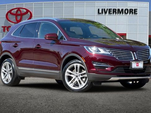 Used 2017 Lincoln MKC Reserve AWD/4WD image 2