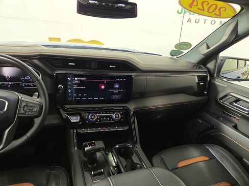 Certified 2024 GMC Sierra 1500 AT4 w/ AT4 Preferred Package AWD/4WD image 25