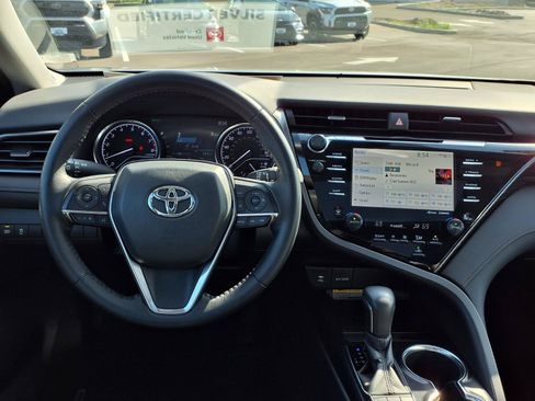 Certified 2019 Toyota Camry XLE FWD image 5