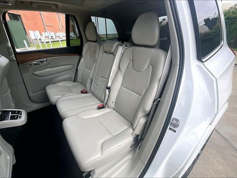 Used 2022 Volvo XC90 T6 Momentum w/ Protection Package Premier AWD/4WD image 37