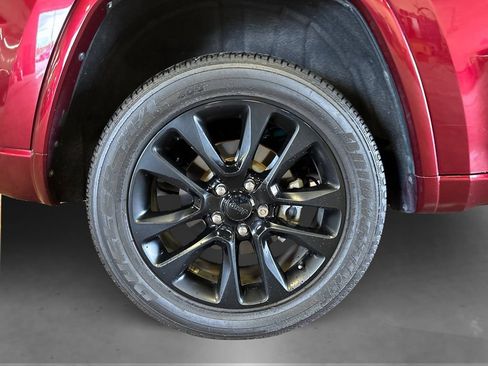 Used 2020 Jeep Grand Cherokee Altitude AWD/4WD image 22