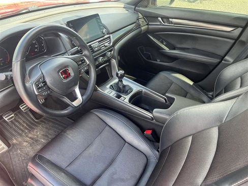 Used 2019 Honda Accord Sport image 9