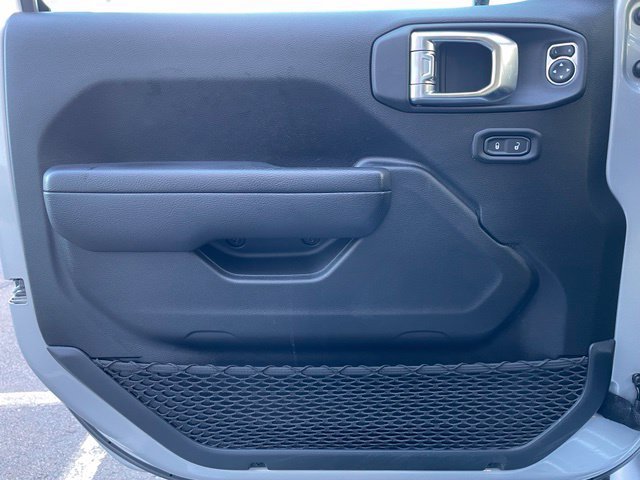 Used 2023 Jeep Wrangler Unlimited Rubicon AWD/4WD image 9