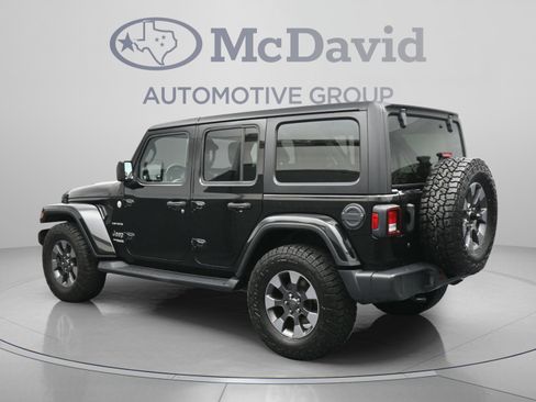 Used 2018 Jeep Wrangler Unlimited Sahara AWD/4WD image 6