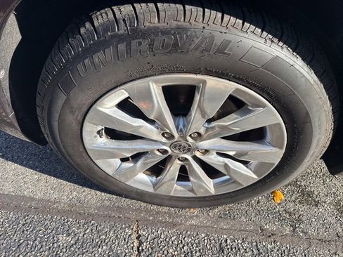 Used 2017 Buick Envision Essence image 5