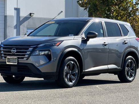 Certified 2024 Nissan Rogue SV image 8