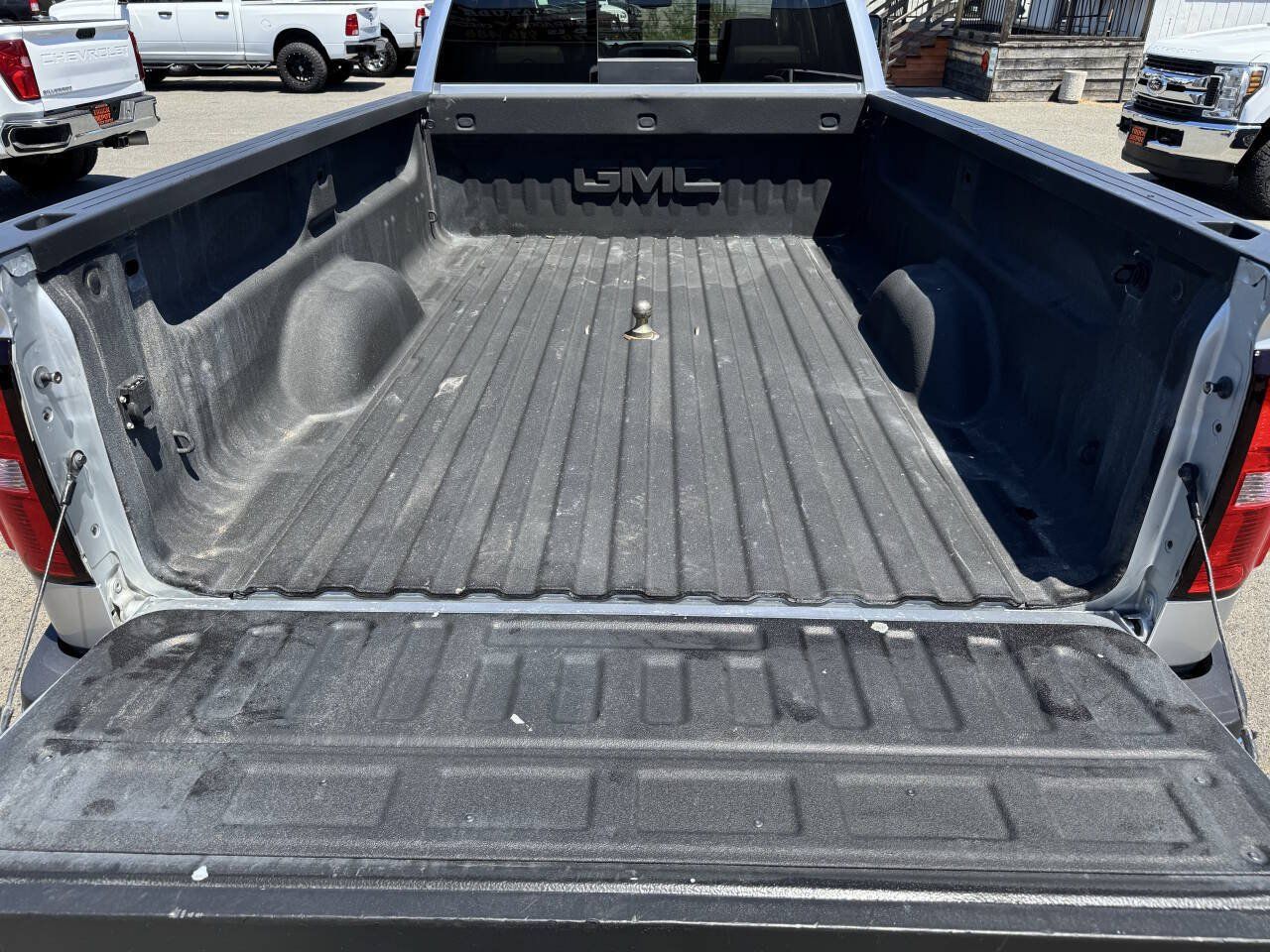 Used 2017 GMC Sierra 3500 SLT w/ Duramax Plus Package AWD/4WD image 10