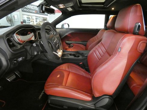 Used 2023 Dodge Challenger SRT Hellcat image 9