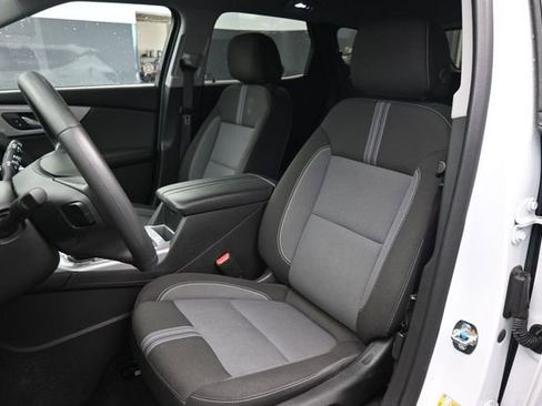 Used 2025 Chevrolet Blazer LT AWD/4WD image 21