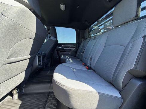 Used 2024 RAM 2500 Big Horn w/ Safety Group image 29
