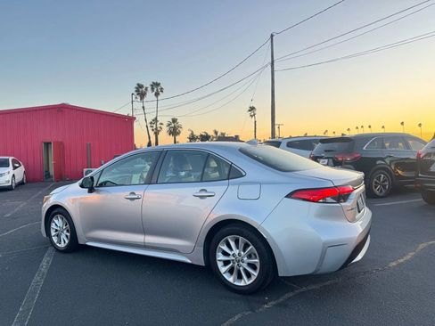 Used 2020 Toyota Corolla XLE image 4