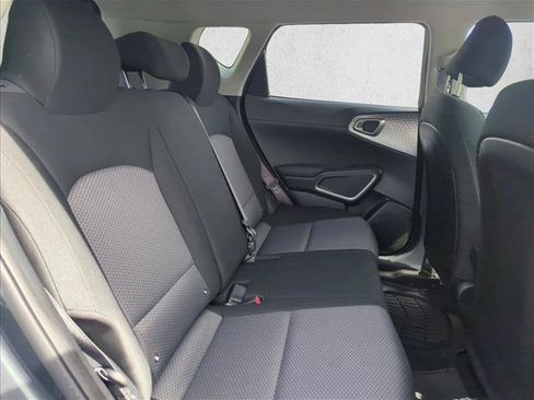 Used 2025 Kia Soul LX w/ LX Technology Package FWD image 24