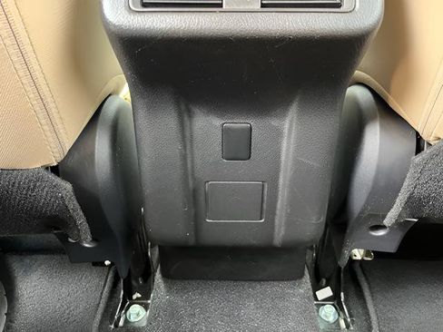 Used 2020 Mitsubishi Outlander ES image 33