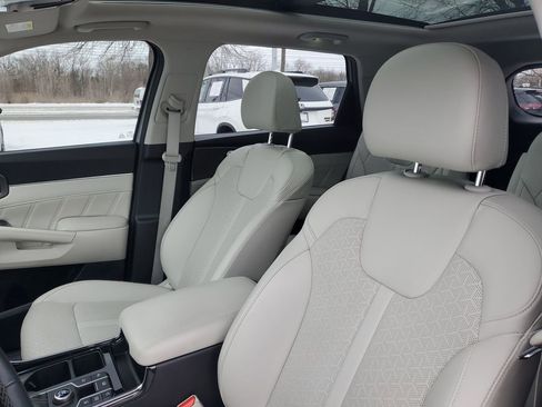 Used 2023 Kia Sorento SX image 11