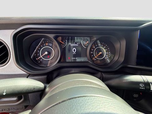 Used 2025 Jeep Gladiator Sport AWD/4WD image 37