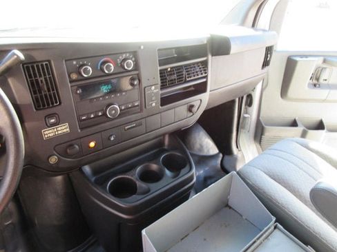 Used 2013 Chevrolet Express 1500 RWD image 12