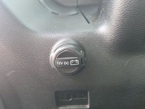 Used 2020 Jeep Wrangler Unlimited Sahara image 13