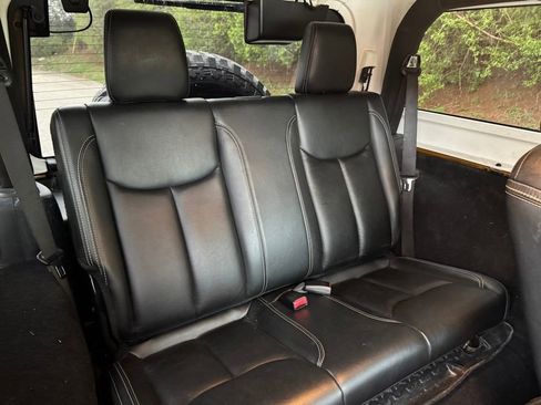 Used 2014 Jeep Wrangler Rubicon image 15