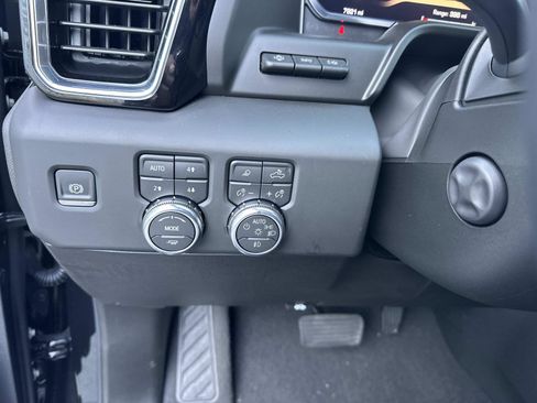 Used 2026 GMC Sierra 1500 Denali Ultimate image 31