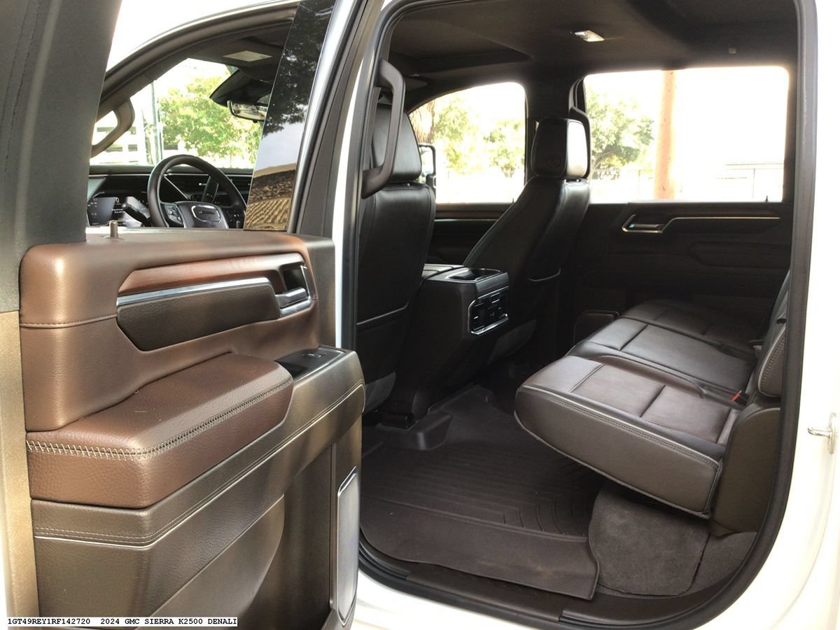 Used 2024 GMC Sierra 2500 Denali w/ Denali Reserve Package AWD/4WD image 9