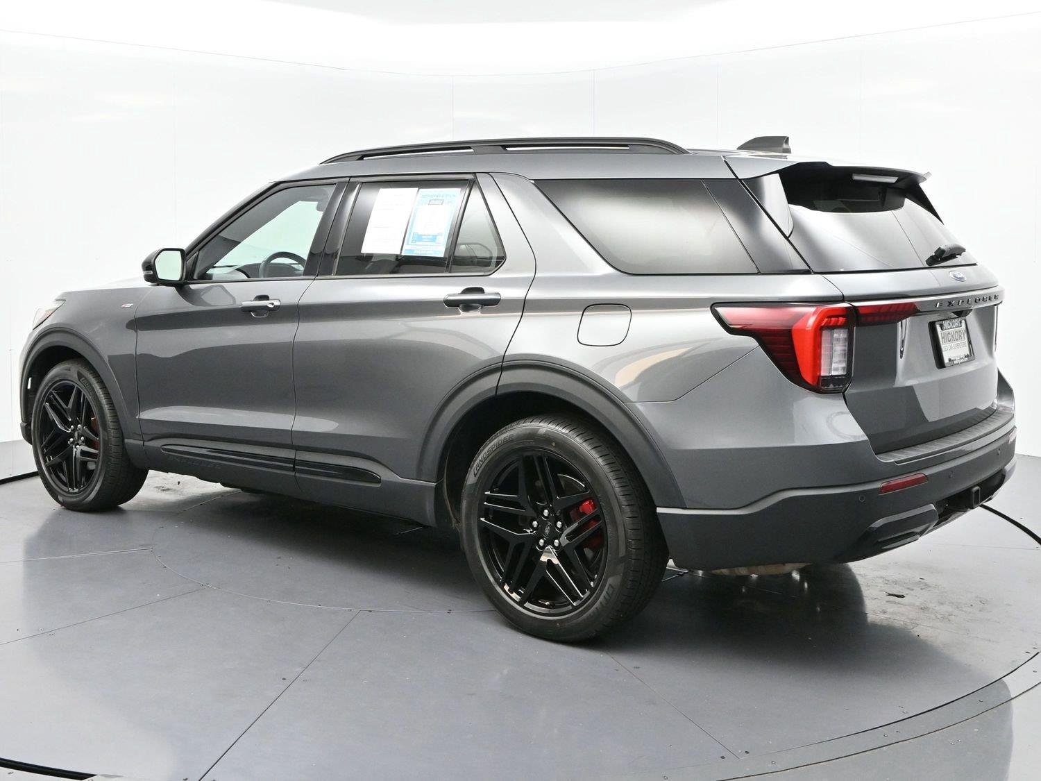 Used 2025 Ford Explorer ST-Line w/ Premium Package RWD image 5