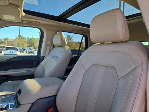Certified 2024 Ford Expedition Limited image 26