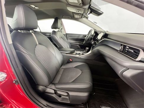 Used 2024 Toyota Camry SE image 23