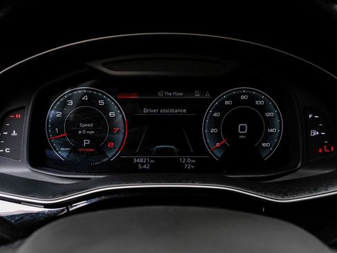 Used 2022 Audi Q8 Premium Plus w/ Premium Plus Package image 23