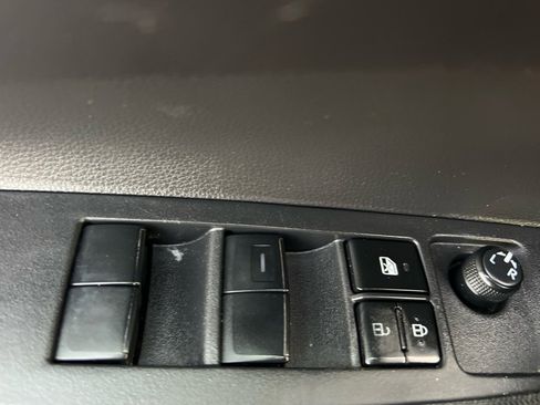 Used 2022 Toyota Corolla LE image 22