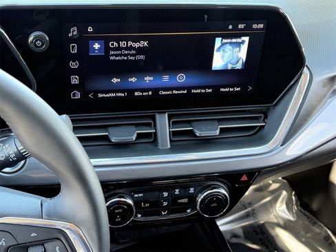 Used 2024 Chevrolet Trax ACTIV w/ Sunroof Package image 25