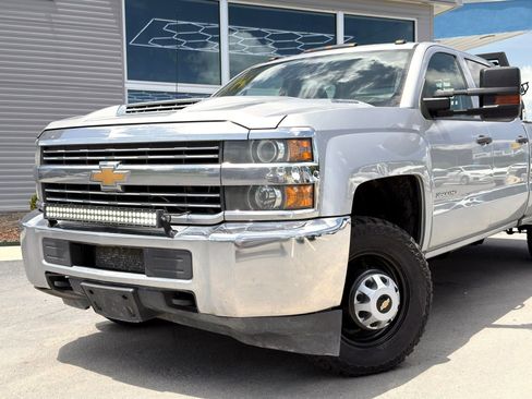 Used 2017 Chevrolet Silverado 3500 W/T w/ WT Fleet Convenience Package AWD/4WD image 4