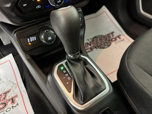 Used 2020 Jeep Renegade Latitude AWD/4WD image 22