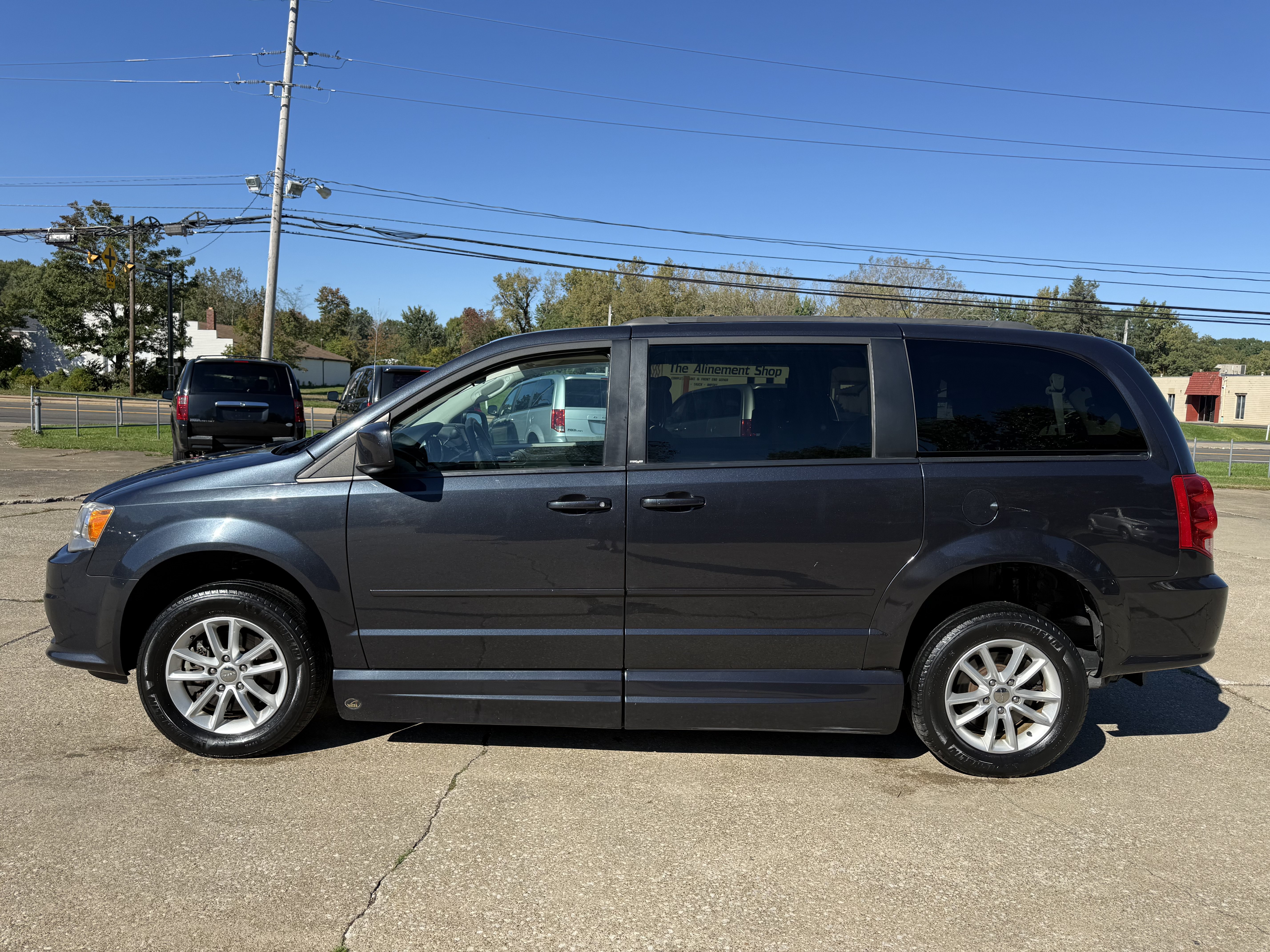 Used 2013 Dodge Grand Caravan SXT FWD image 6