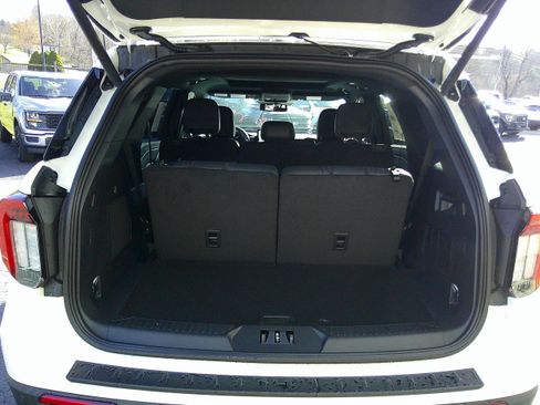 New 2026 Ford Explorer ST w/ Sun And Sound Package image 8