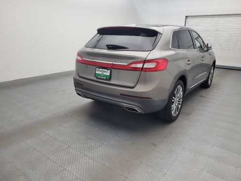 Used 2017 Lincoln MKX Reserve w/ Lincoln MKX Climate Package FWD image 7