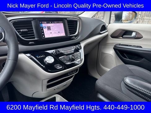 Used 2024 Chrysler Voyager LX image 15